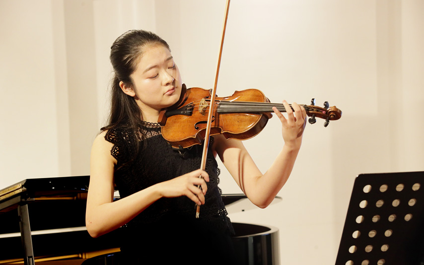 平野 友葵 ニコロ・ガリアーノによる演奏